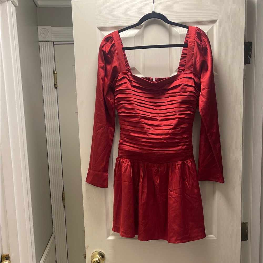 Elegant Abercrombie & Fitch Red Long Sleeve Dress